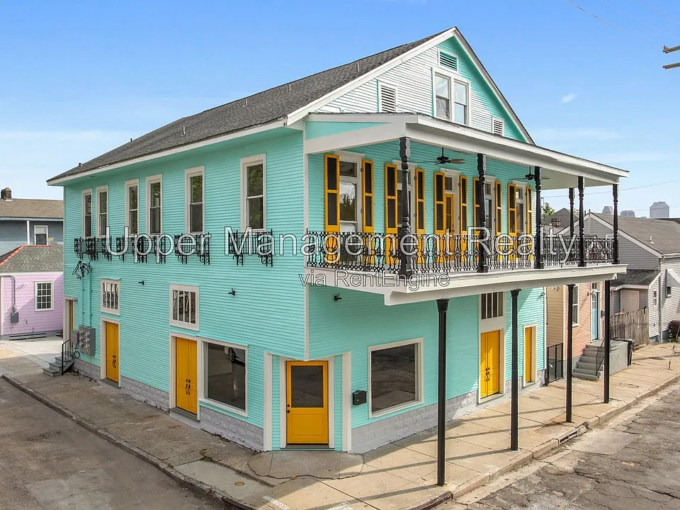 3233 Loyola Ave #3