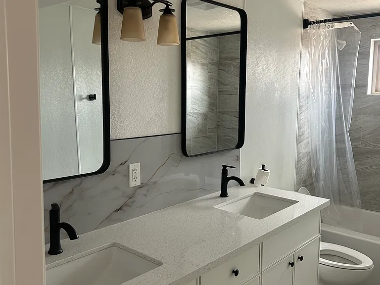 2049 Desoto St — Photo 14