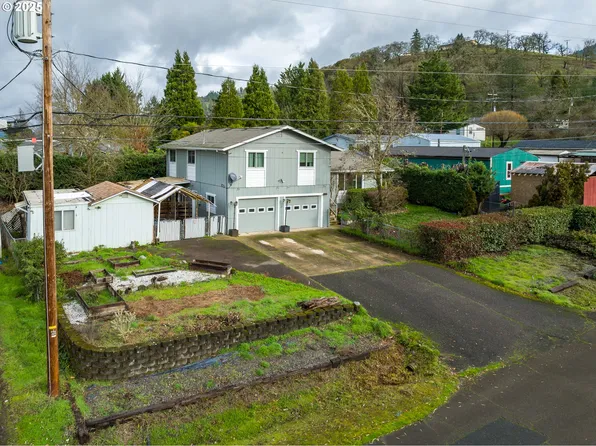 125 Susan St, Myrtle Creek, OR 97457