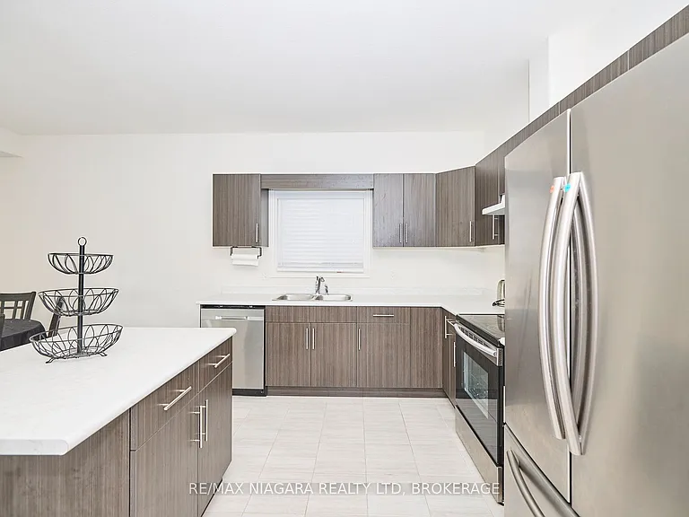 3595 Carolina Ct — Photo 12