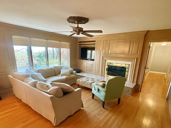 4th image of 4814 Laurelwood Rd