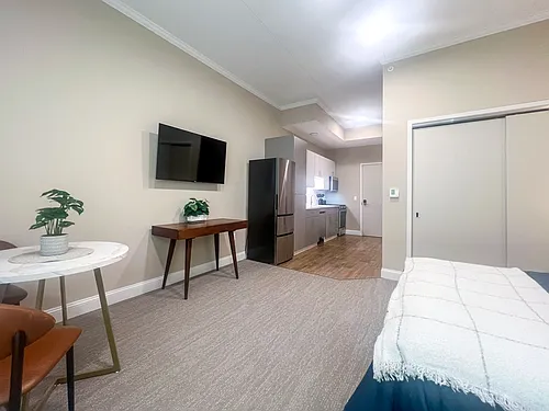 Floor plan Large Studio Apartments
