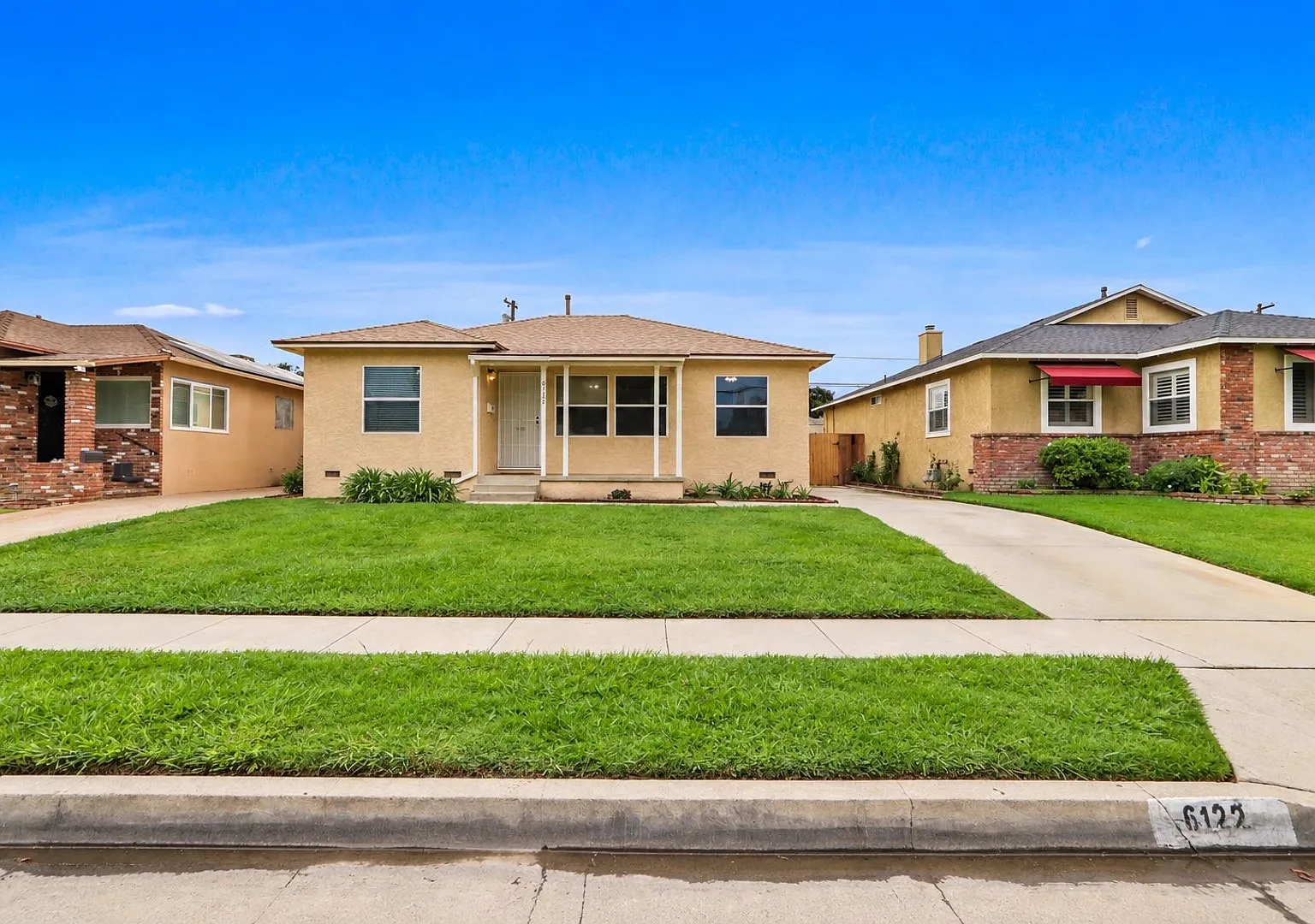 Refreshed 3-Bedroom Lakewood Home with Central A/C, Fenced Backyard & Garage — Photo 1