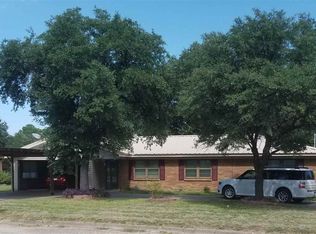 211 Red Bird Ln, Mexia, TX