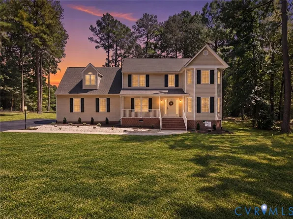 20005 Oak River Dr, South Chesterfield, VA 23803