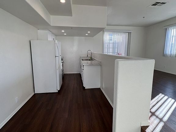 3rd image of 115 W Marquita APT A