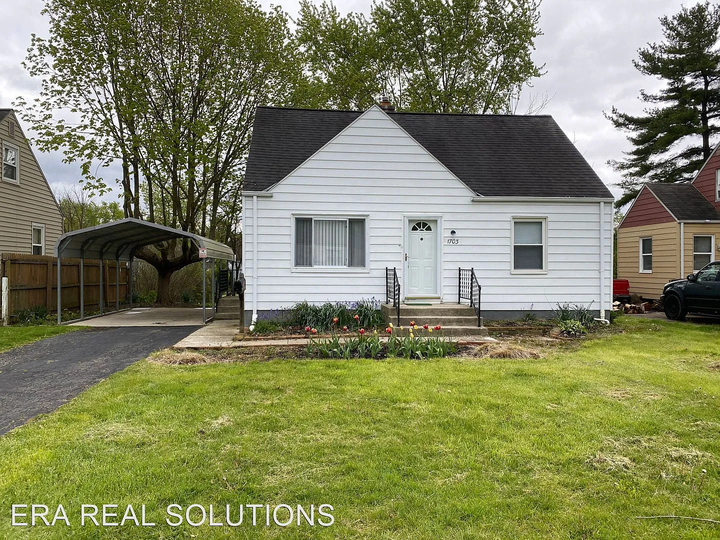1703 Audrey Rd photo 1