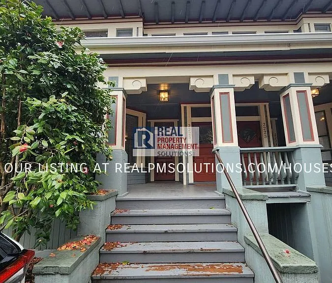 2227 NW Hoyt St — Photo 1