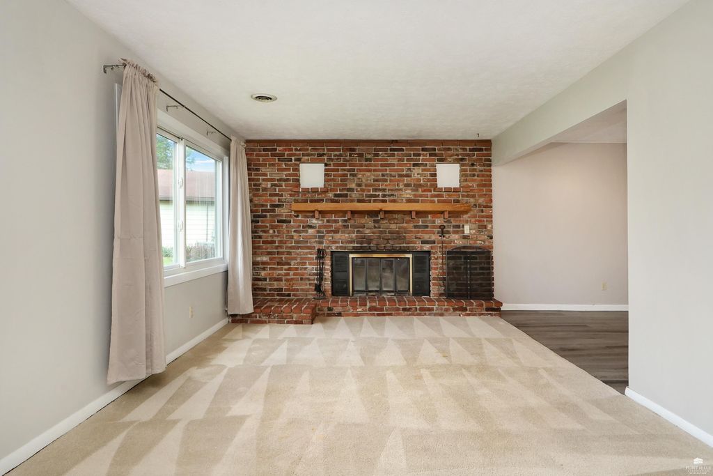 2445 Buttonwood Dr, Manhattan, KS - View 5