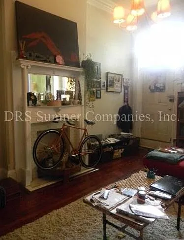 Building Photo - 2106 Saint Paul St #1R