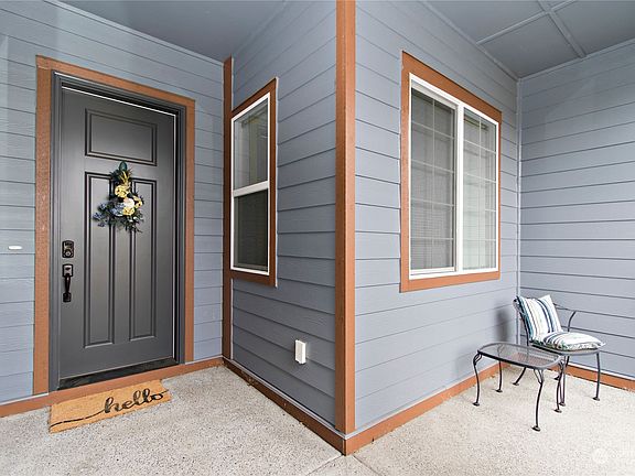 4th image of 14510 184th Avenue E