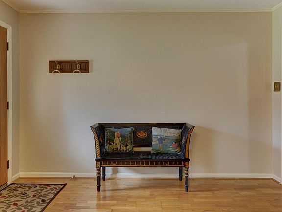 4th image of 119 S Meyers Dr
