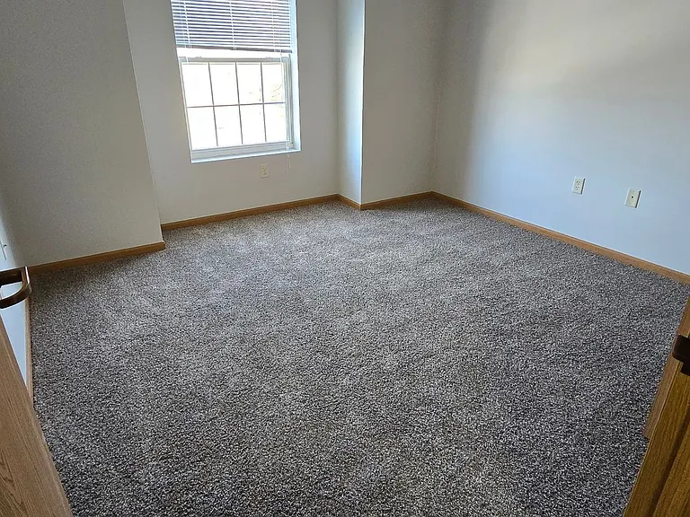South Ridge Apartments — Photo 19