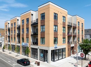3204 N Clifton Ave, Chicago, IL 60657