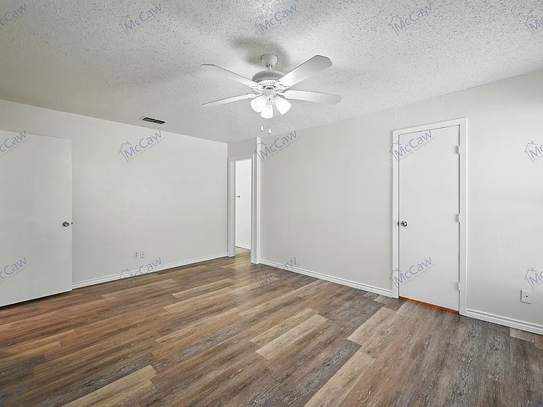 4302 Segura Ct N — Photo 10
