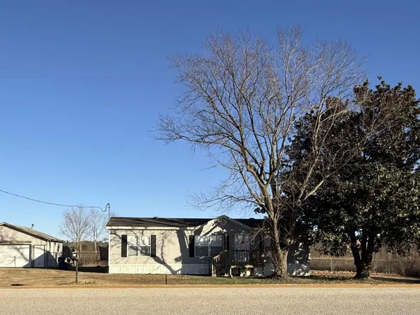 51 Boatfield Ln, Gadsden, AL 35901