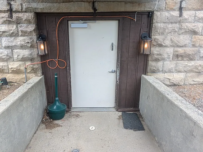 400 N West St #2 — Photo 4