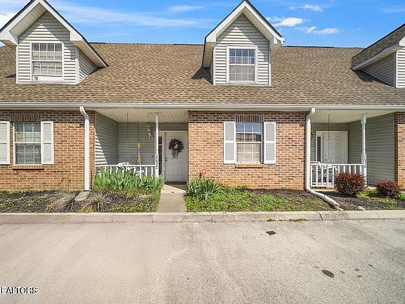 2nd image of 2032 Silverbrook Dr