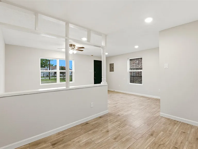 7010 Brownsville St #1/2 — Photo 12