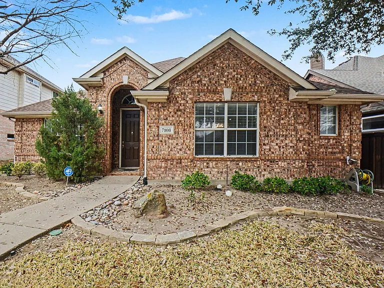 7108 Bryce Canyon Dr — Photo 1