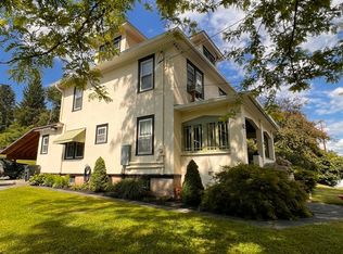 910 Maple Ave, Honesdale, PA 18431