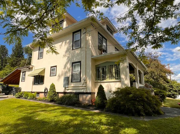 910 Maple Ave, Honesdale, PA 18431