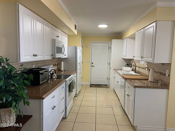 5th image of 10926 W Greer Ave