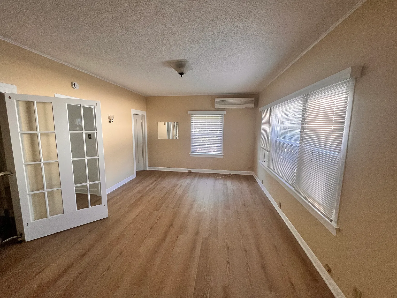 Studio, 450 sqft, $1,500 — Photo 3