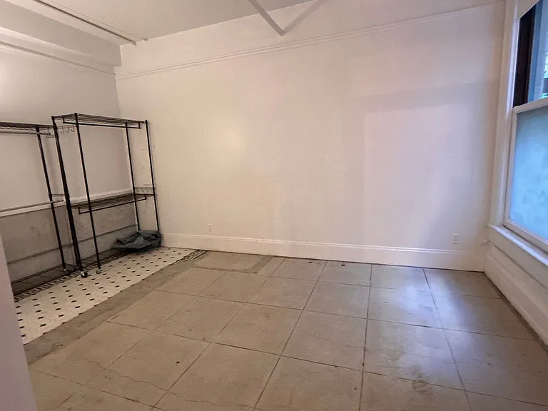 2100 Canyon Dr — Photo 3