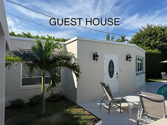 3rd image of 2607 Holy Cross Ln