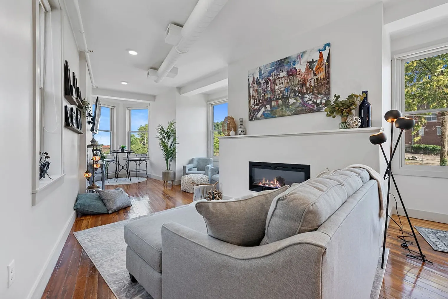 1 bed, 1.0 bath, 861 sqft, $1,883 — Photo 1