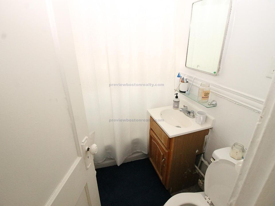 2nd image of 5 Walbridge St #B22