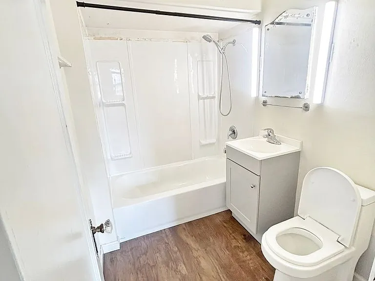 3124 Colby Ave — Photo 9