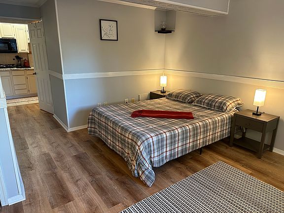 2nd image of 5871 Clarendon Springs Pl