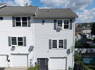 14 Sherburne Ave, Worcester, MA 01606
