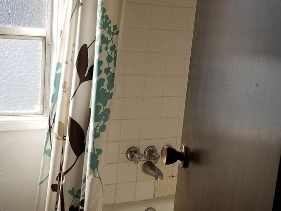 4th image of 1512 5th Ave W #4