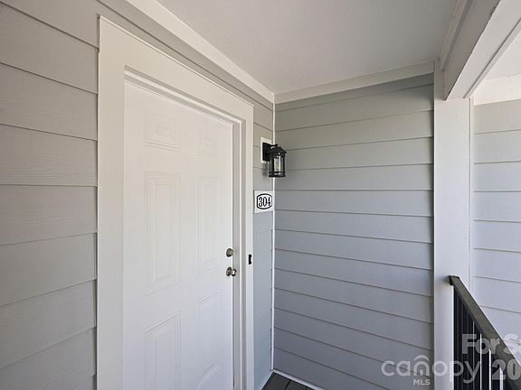 5th image of 18801 Nautical Dr APT 304