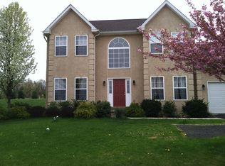 1572 Silo Hill Ln, Breinigsville, PA 18031