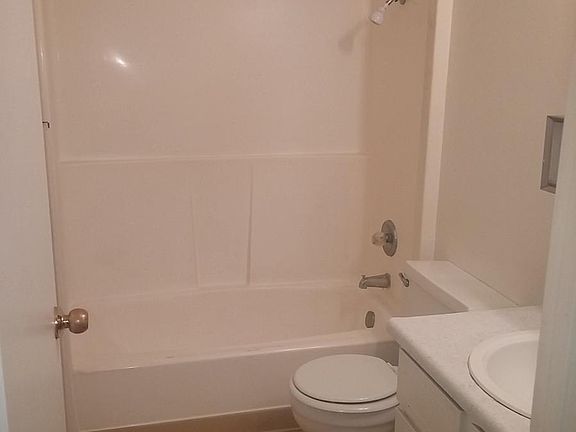 3rd image of 1950 Dorothy St APT 11