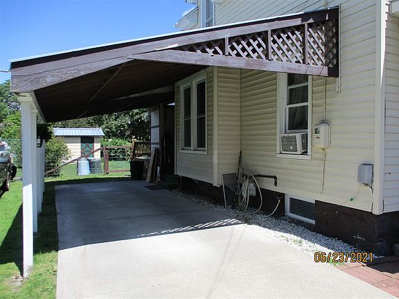 5th image of 310 Albany Ave