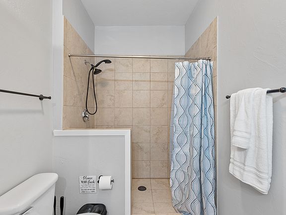 5th image of 928 E Brady St #1