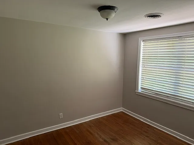 2 bed, $1,300 — Photo 4