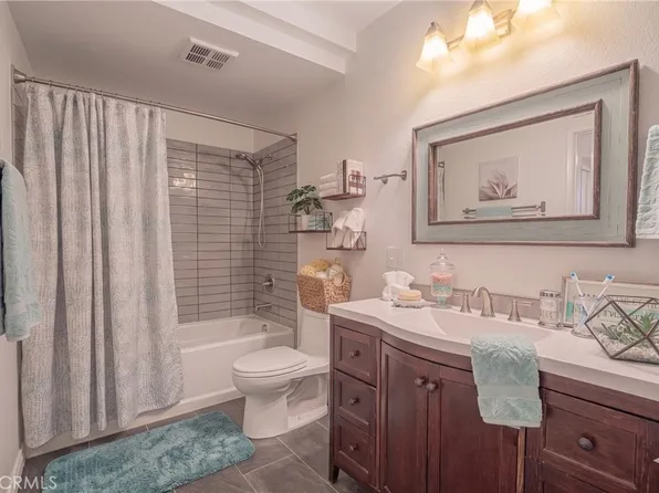 1342 E Hillcrest Dr Unit 17, Thousand Oaks, CA 91362