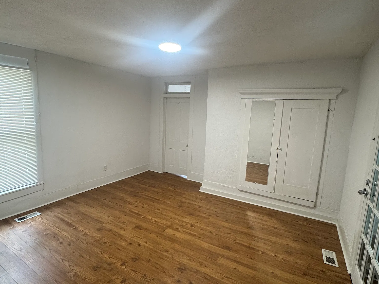 2 bed, 1002 sqft, $1,400 — Photo 2