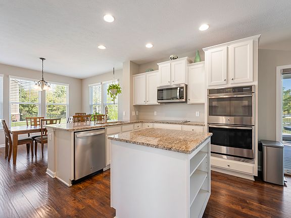 2nd image of 1334 Longford Way