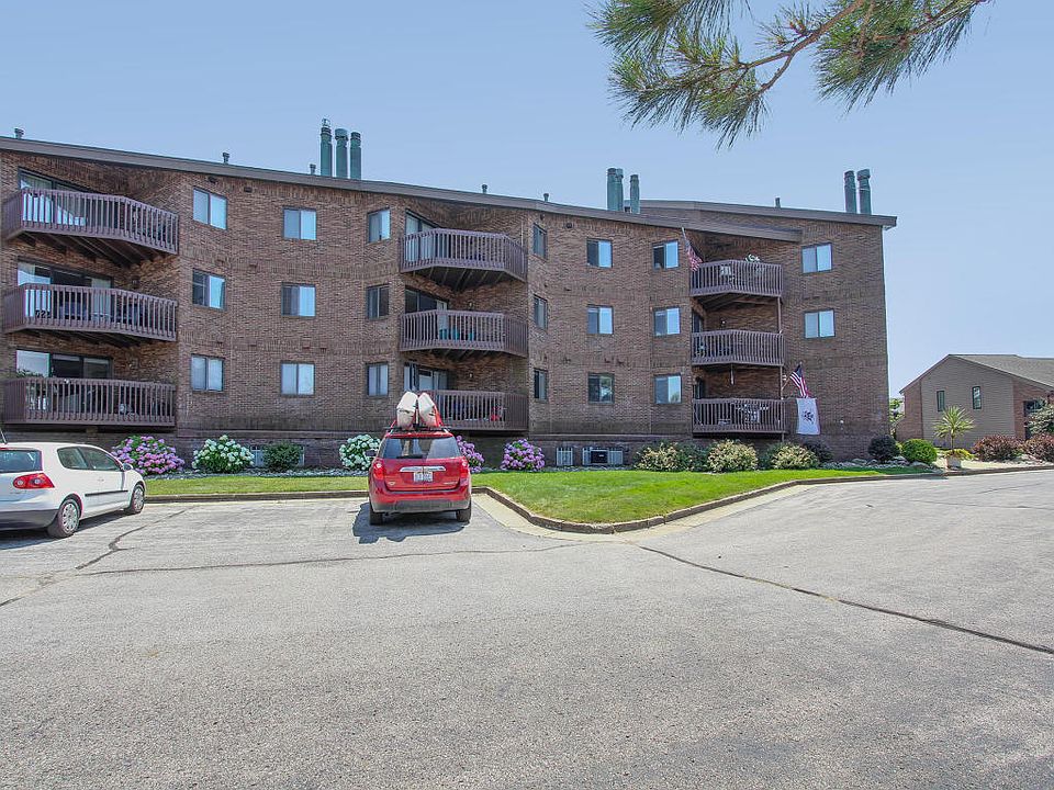 1st image of 368 Harbor Dr Unit 202