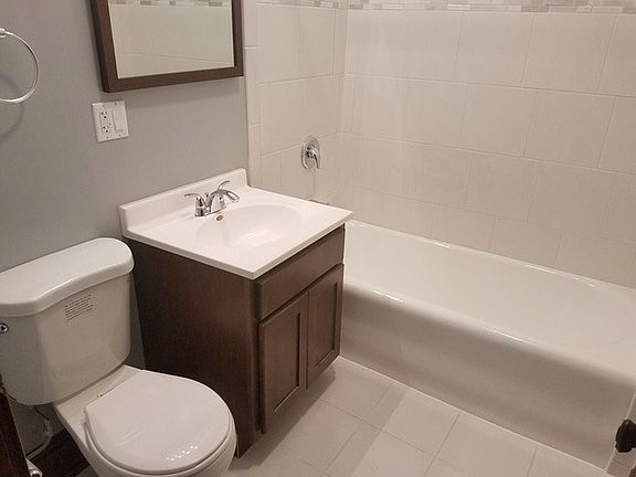 2nd image of 1337 Oak Park Ave APT 2