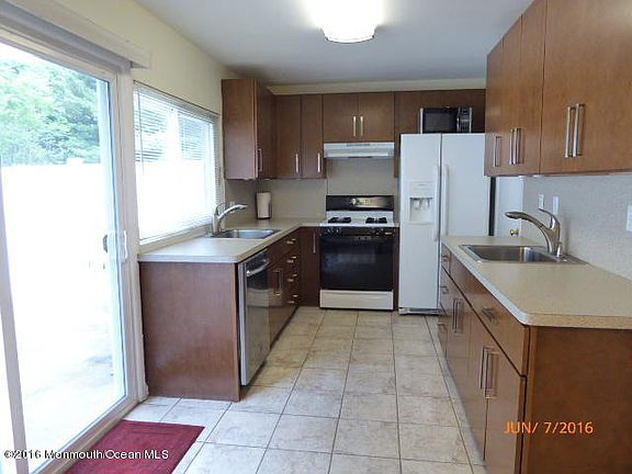 5th image of 124 Tudor Ct
