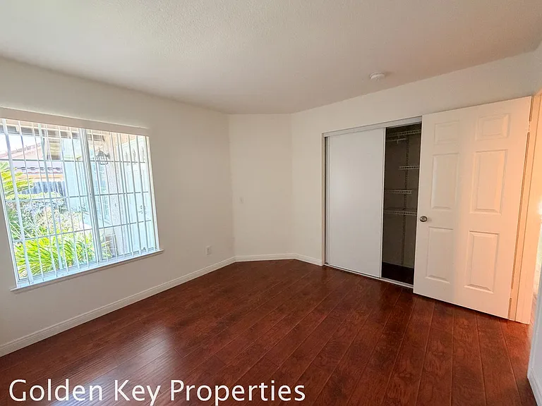 533 Edgewater Ave — Photo 14