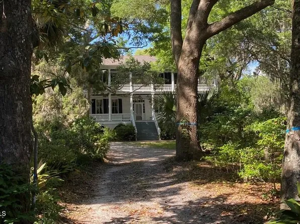 411 Bayard St, Beaufort, SC 29902